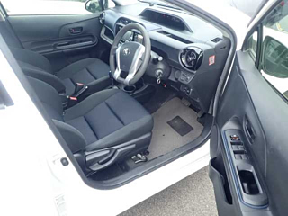 TOYOTA AQUA 2016
