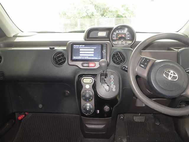 TOYOTA SPADE 2012