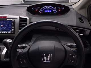 HONDA FREED 2012