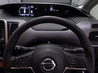 NISSAN SERENA 2018