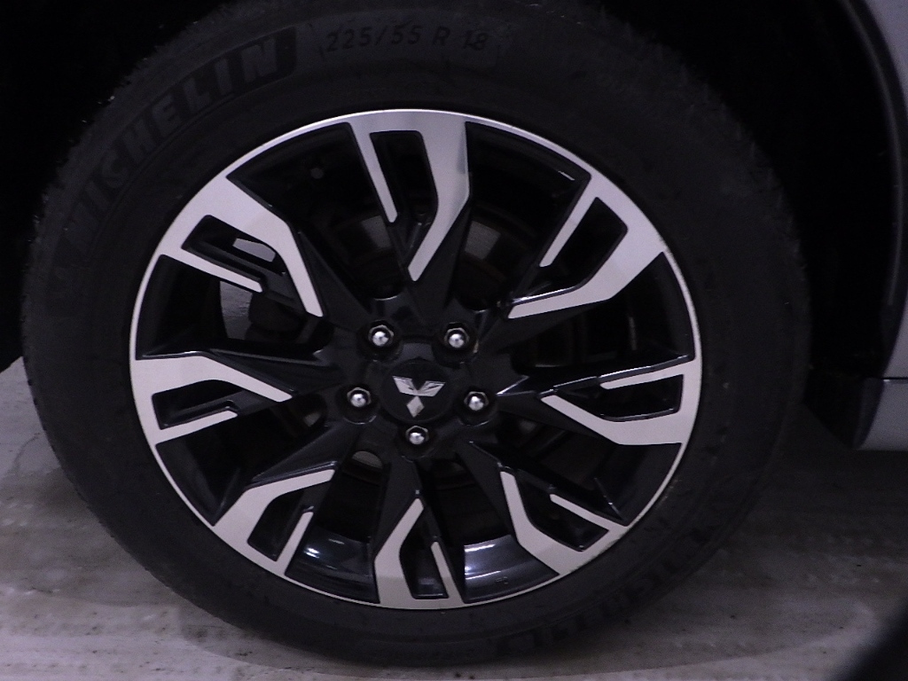 MITSUBISHI OUTLANDER PHEV 2015