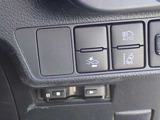 TOYOTA COROLLA FIELDER 2018