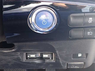 TOYOTA PRIUS 2018