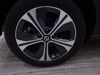 NISSAN KIX 2020