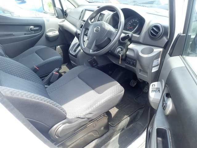 NISSAN NV200 2017