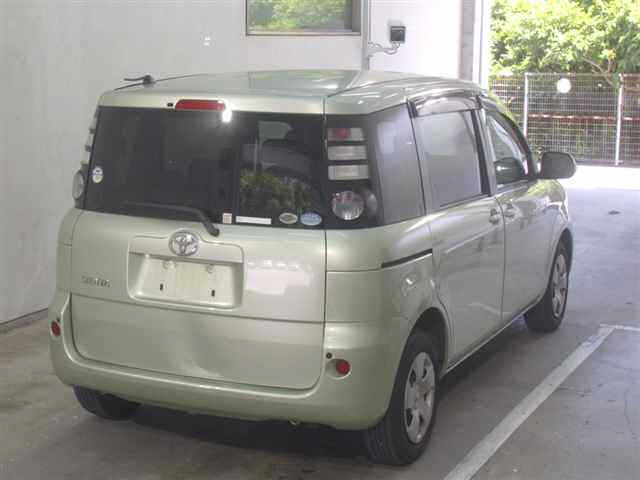 TOYOTA SIENTA 2010