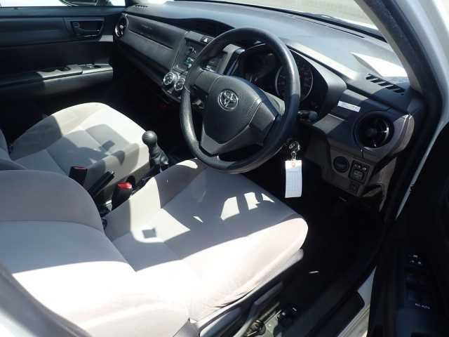 TOYOTA COROLLA AXIO 2016