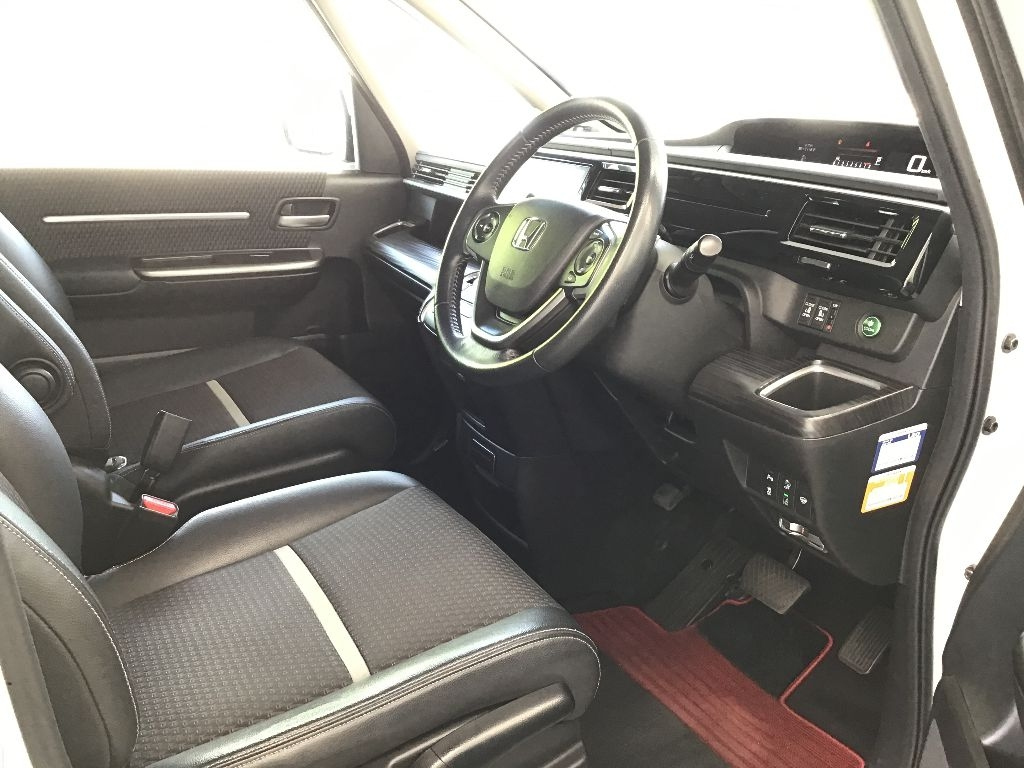 HONDA STEP WAGON 2015