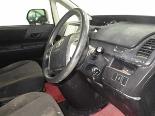 TOYOTA VOXY 2010