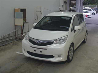 SUBARU TREZIA 2011