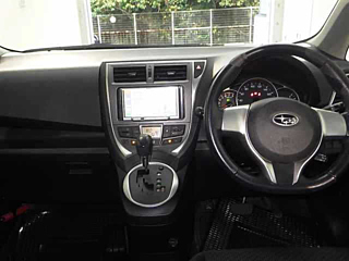SUBARU TREZIA 2011