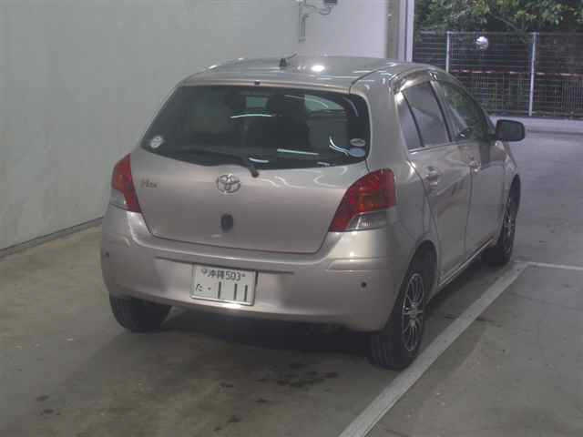 TOYOTA VITZ 2010
