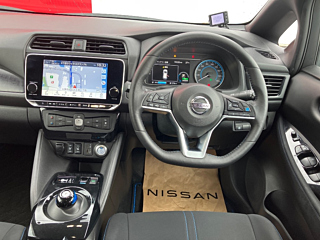 NISSAN LEAF 2021