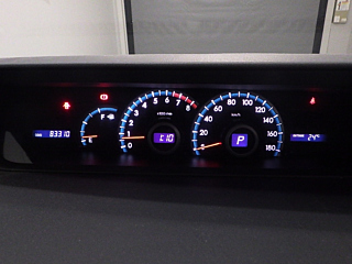 TOYOTA NOAH 2010