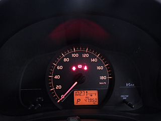 TOYOTA VITZ 2010