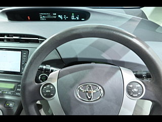 TOYOTA PRIUS 2011