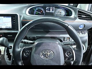 TOYOTA SIENTA 2015