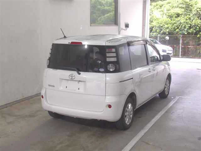 TOYOTA SIENTA 2009