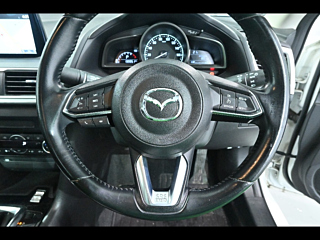 MAZDA AXELA 2017