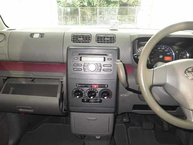 TOYOTA PIXIS SPACE 2012
