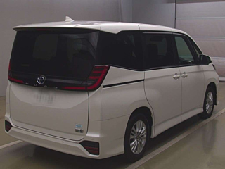 Заказать TOYOTA NOAH