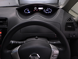 NISSAN SERENA 2015