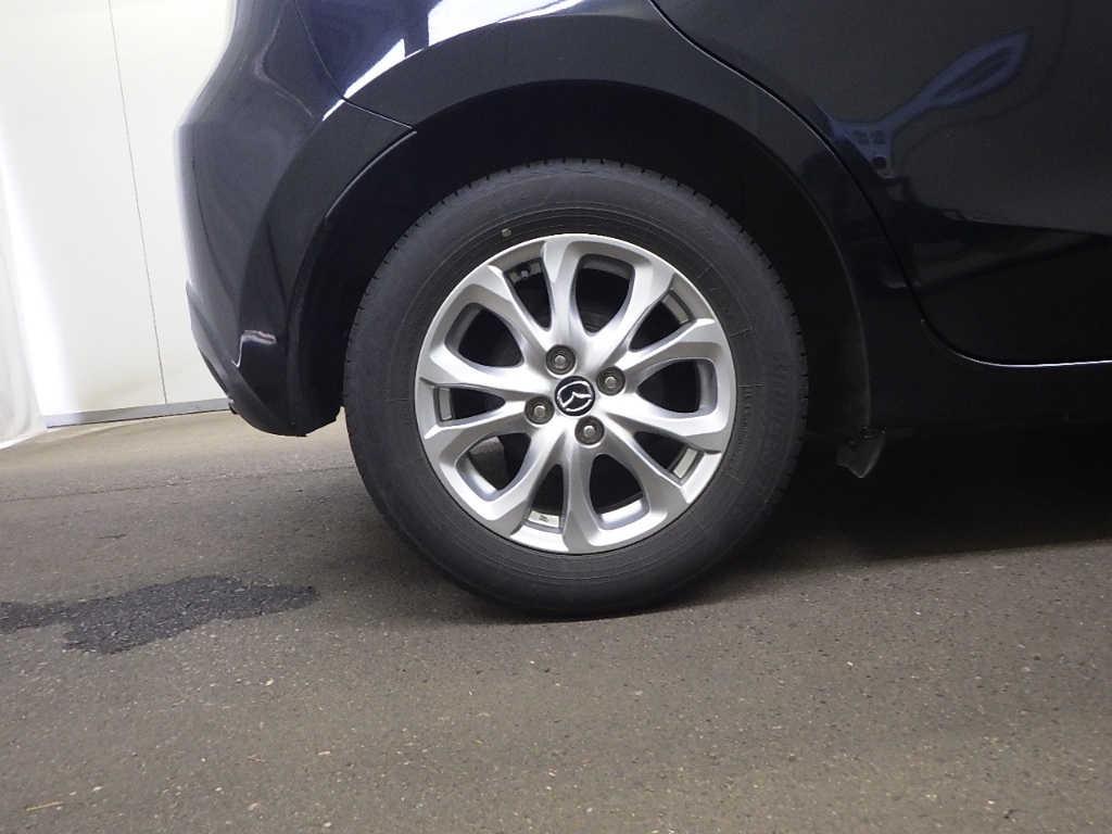 MAZDA DEMIO 2015