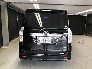 TOYOTA VOXY 2012