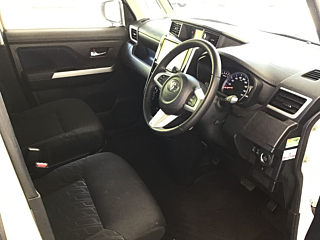 TOYOTA ROOMY 2017