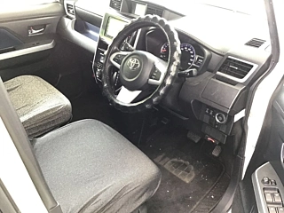 TOYOTA ROOMY 2017
