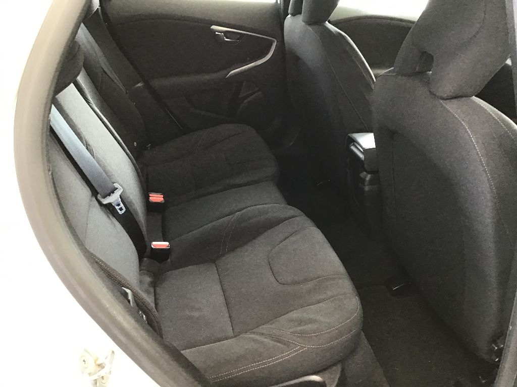 VOLVO V40 2014
