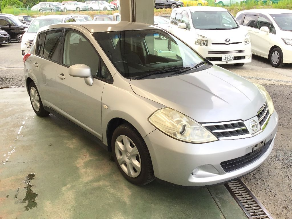 NISSAN TIIDA 2008