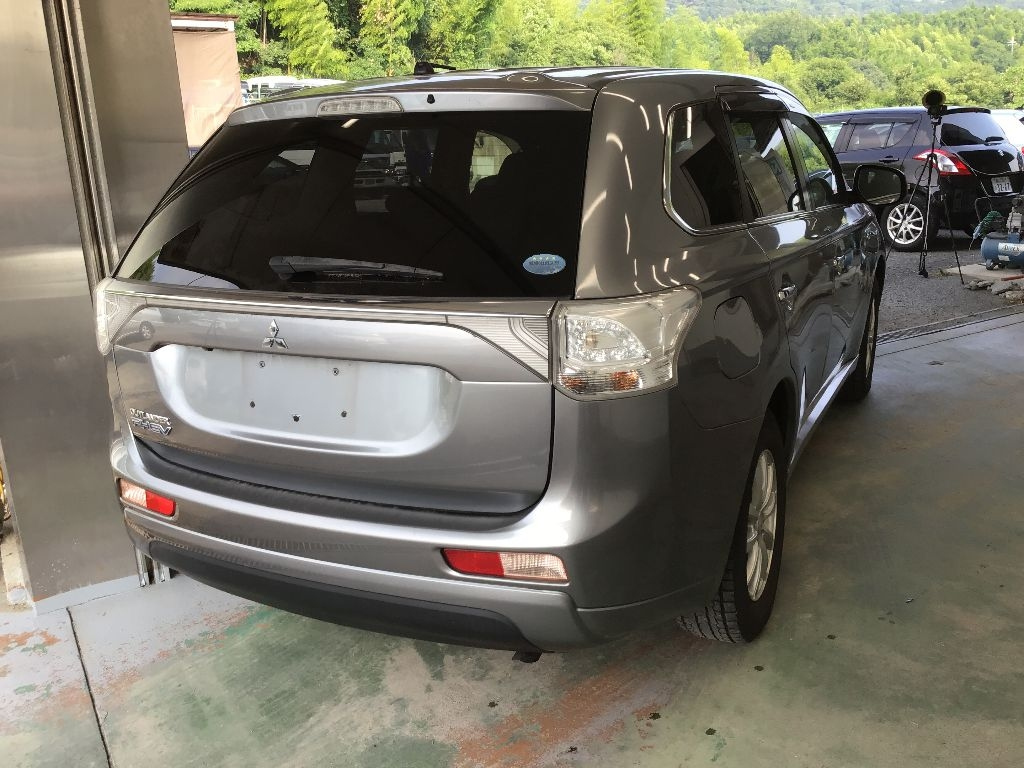 MITSUBISHI OUTLANDER PHEV 2013
