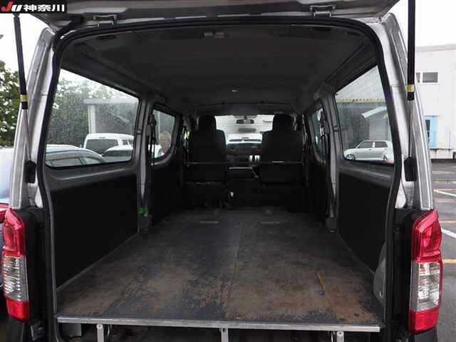 NISSAN CARAVAN VAN 2018