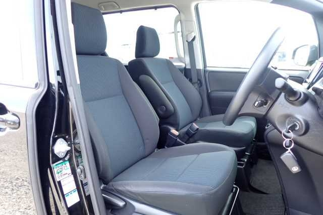 TOYOTA NOAH 2019