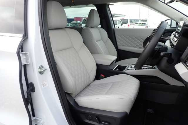 MITSUBISHI OUTLANDER PHEV 2023