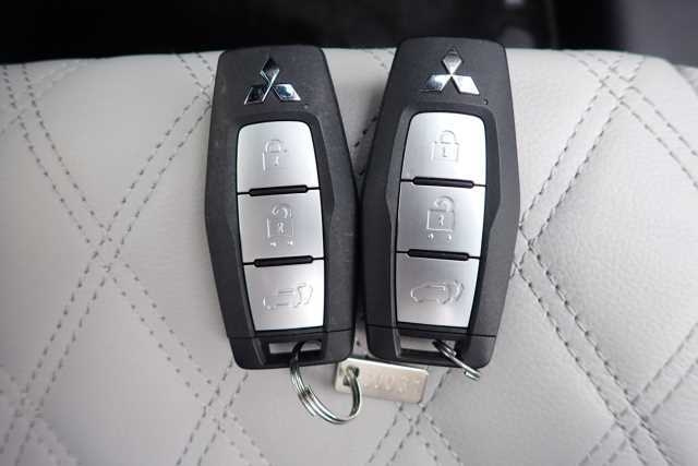 MITSUBISHI OUTLANDER PHEV 2023