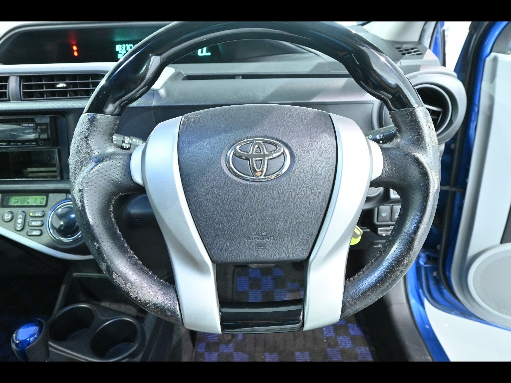 TOYOTA AQUA 2013