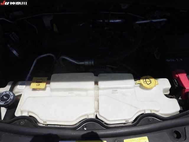 CHRYSLER JEEP CHEROKEE 2010