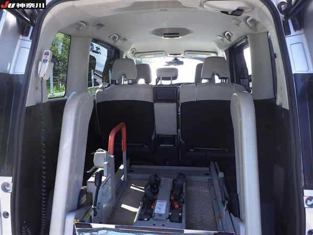 NISSAN SERENA 2017