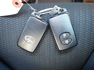 TOYOTA VITZ 2018
