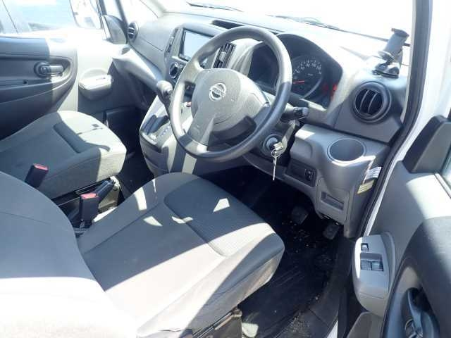 NISSAN NV200 2018