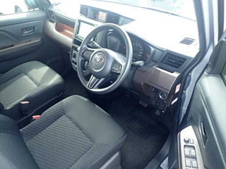 TOYOTA ROOMY 2019