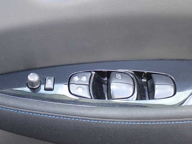 NISSAN LEAF 2019