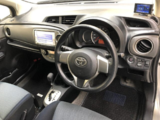 TOYOTA VITZ 2012