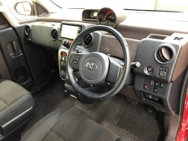 TOYOTA SPADE 2016