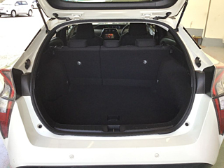 TOYOTA PRIUS 2018