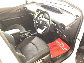 TOYOTA PRIUS 2018