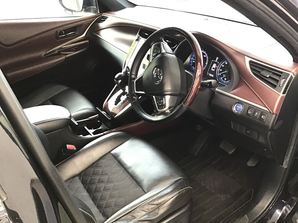 TOYOTA HARRIER 2014