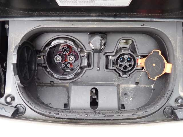 NISSAN LEAF 2018